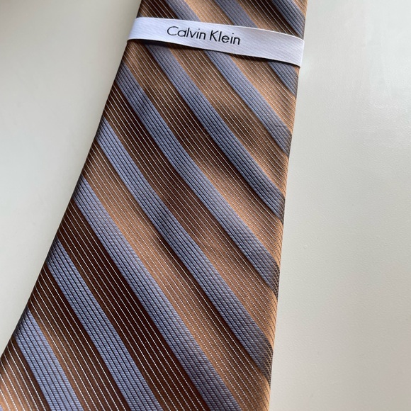 Calvin Klein Brown/Blue Striped 100% Silk Men’s Tie - Picture 2 of 5
